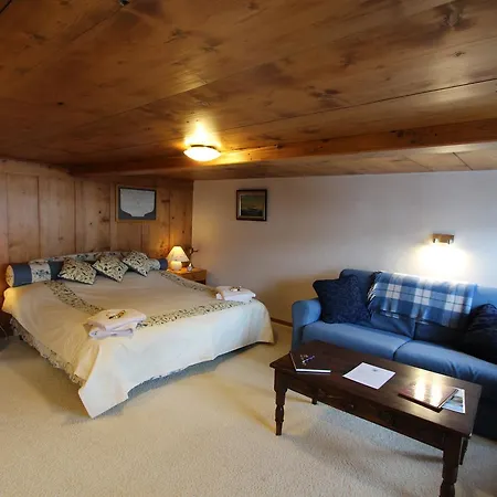 Les Rosatlits Bed & Breakfast *